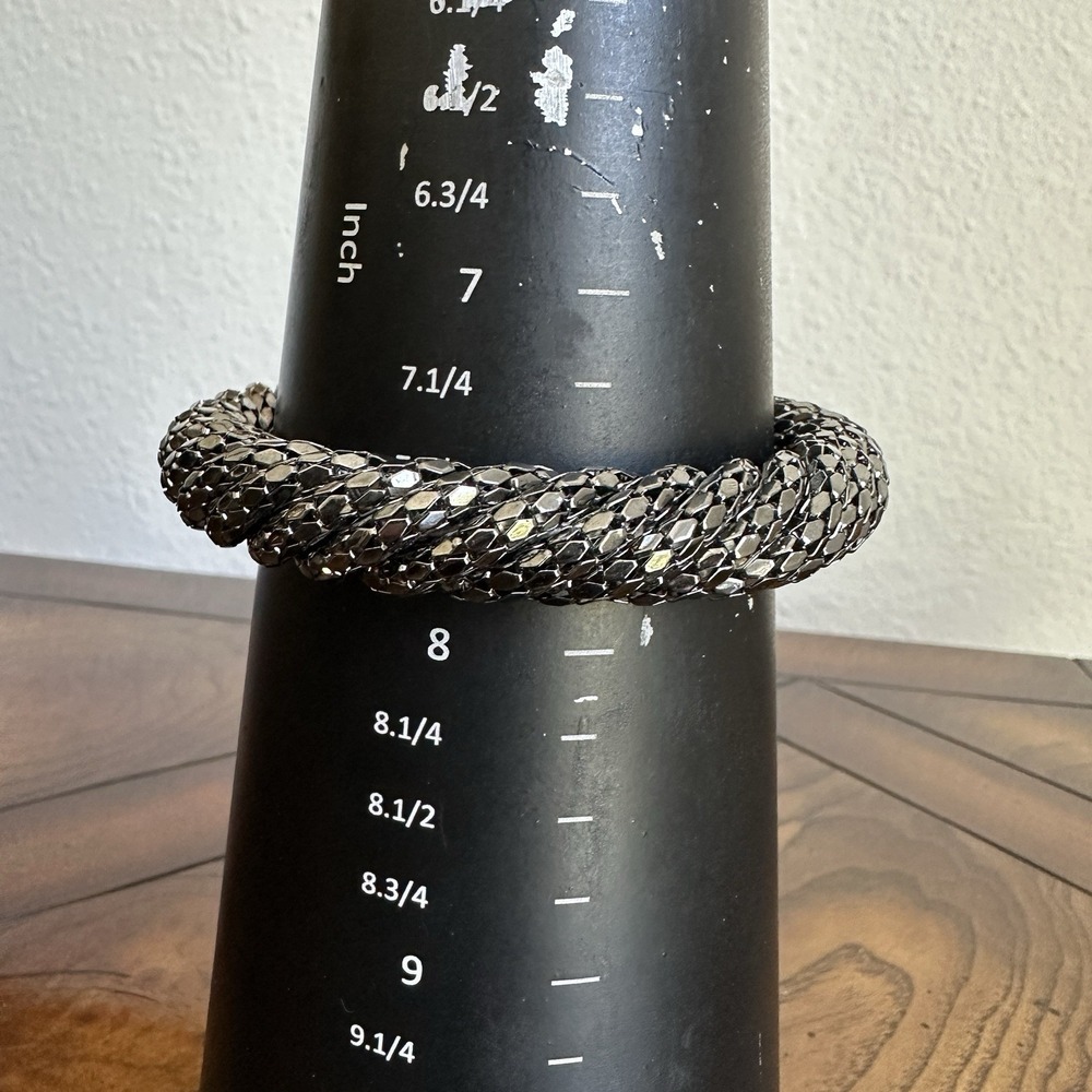 VTG 1970s Bangle Bracelet Size 7.5 Metal Mesh Silver Tone Disco Chic Vibe Rare - Picture 6 of 6